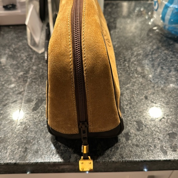 🌺🔥 Luxurious Loewe Large Suede Pouch🔥🔥🔥 - Picture 8 of 8